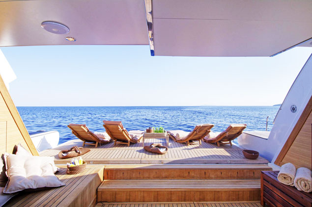 GrandeAmore-Benetti145-beachplatform