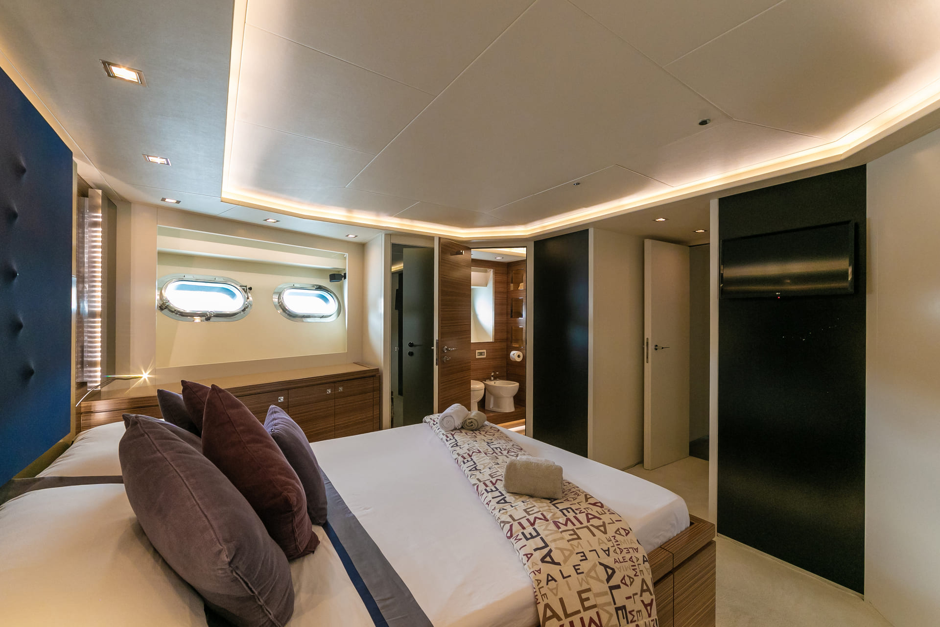 Italcraft105-ALEMIA-superyachtcharter-DOUBLE