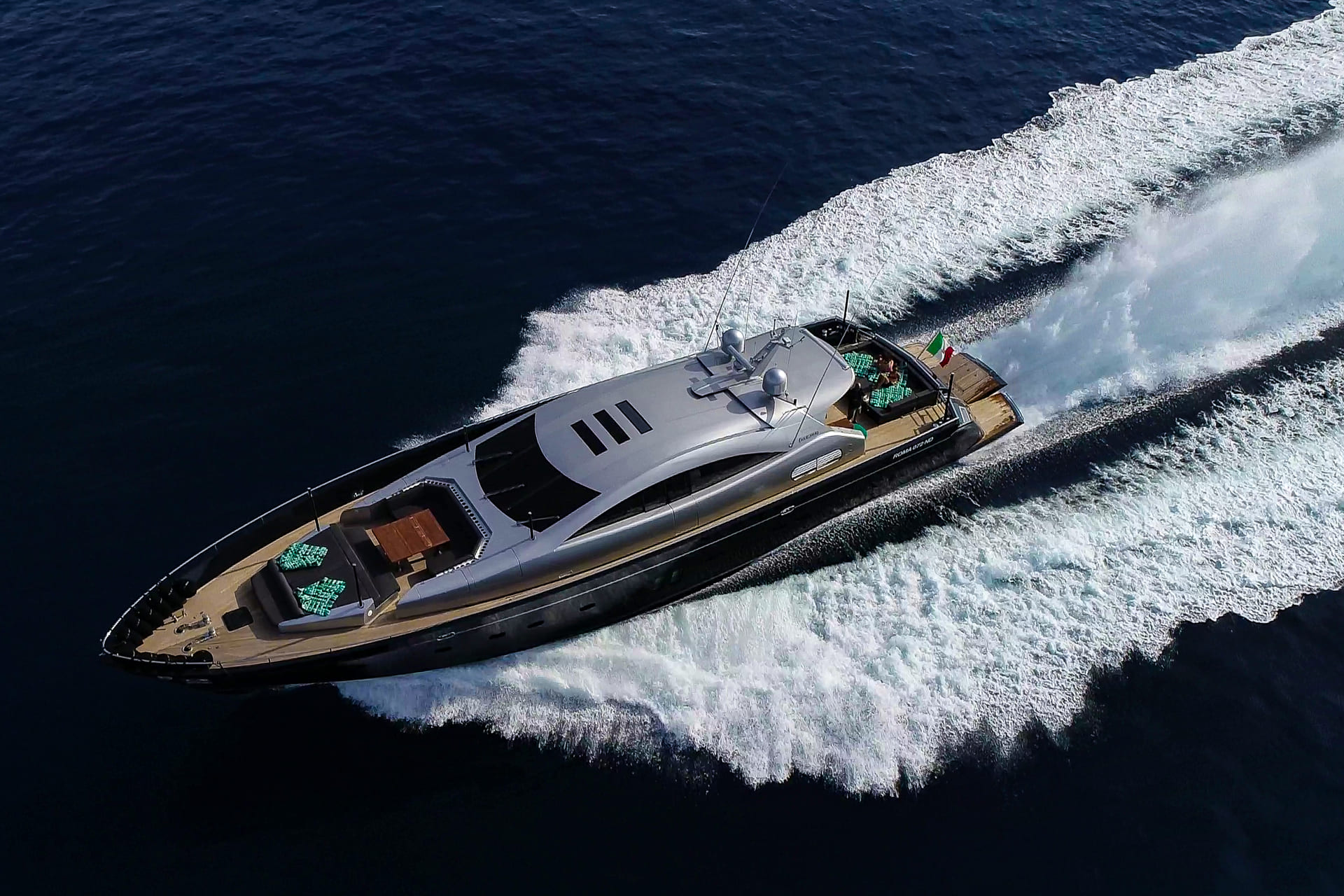 Italcraft105-ALEMIA-superyachtcharter-cruising