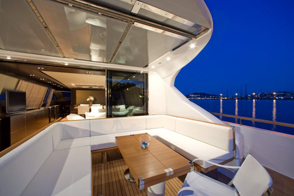 Italcraft105-ALEMIA-superyachtcharter-detail