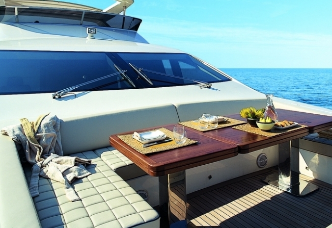 azimut858