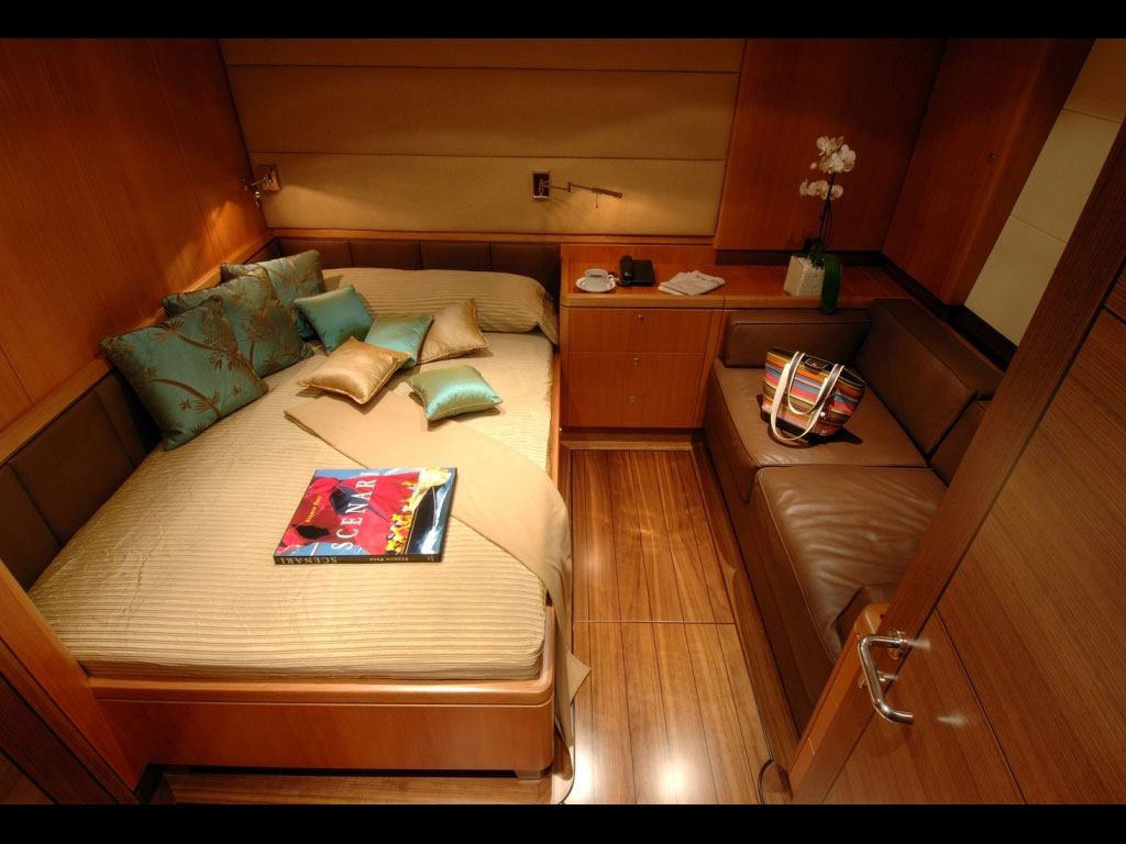 Aristarchos-sailingyacht-Swan130-cabin