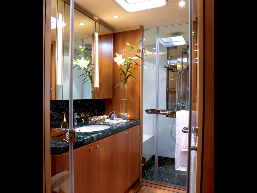 Aristarchos-sailingyacht-Swan130-ensuite