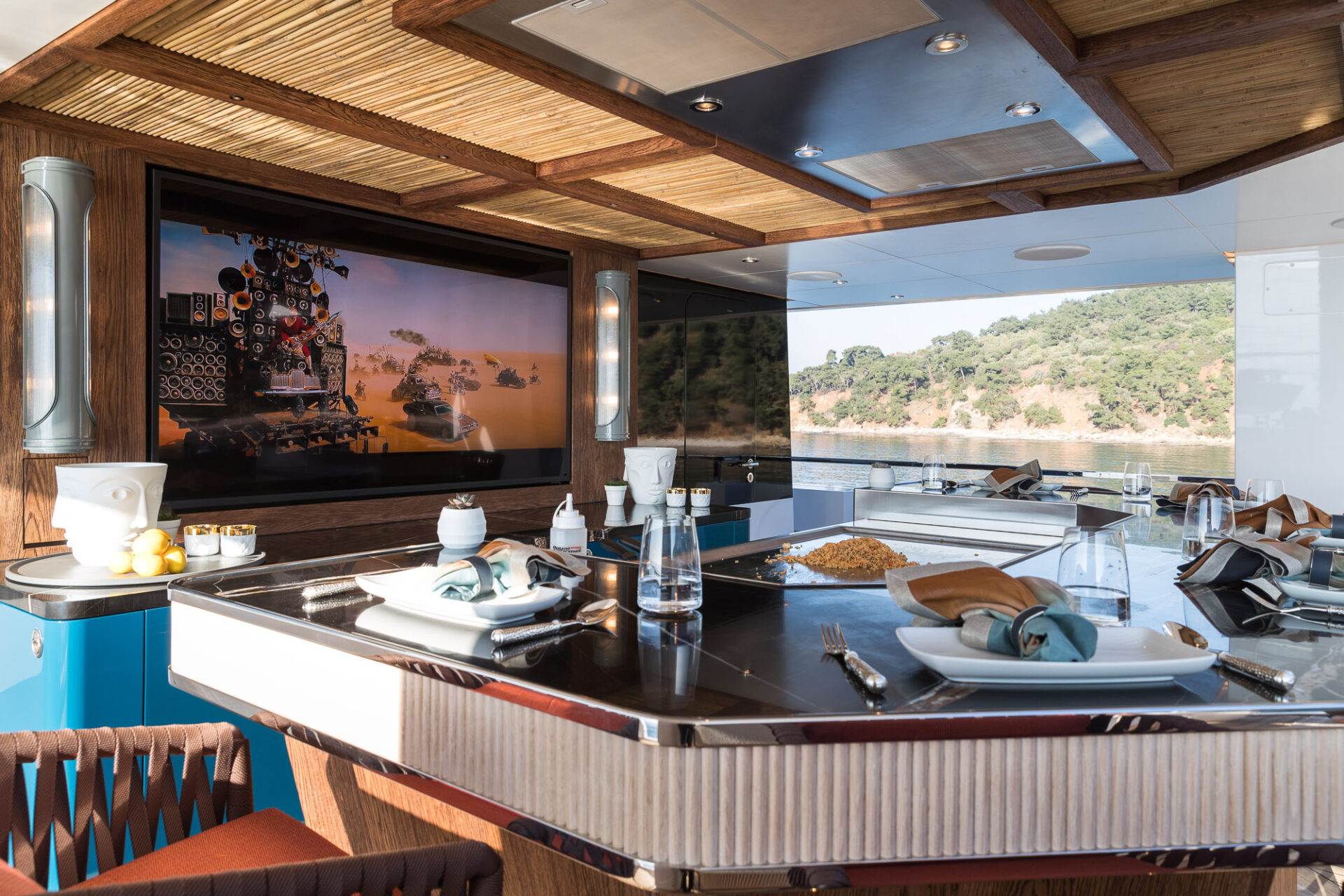 KingBENJI-Yacht-bar