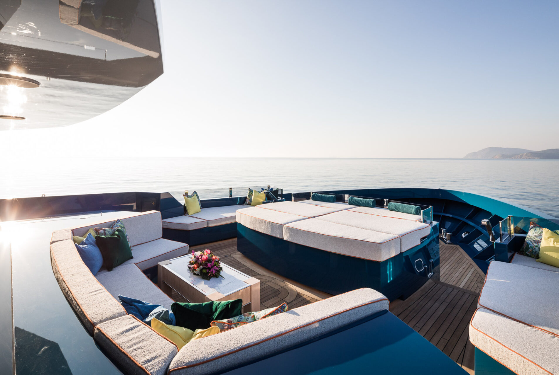 KingBENJI-Yacht-forwardeck
