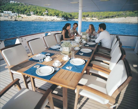 protondiningdeck
