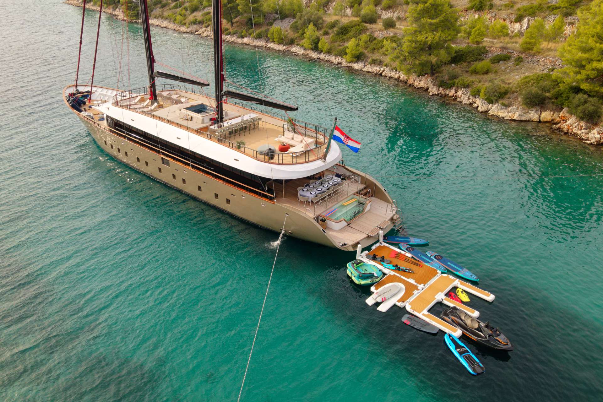 Anetta-luxurysailingyacht-adriaticandcroatiayachtcharter-aftdining