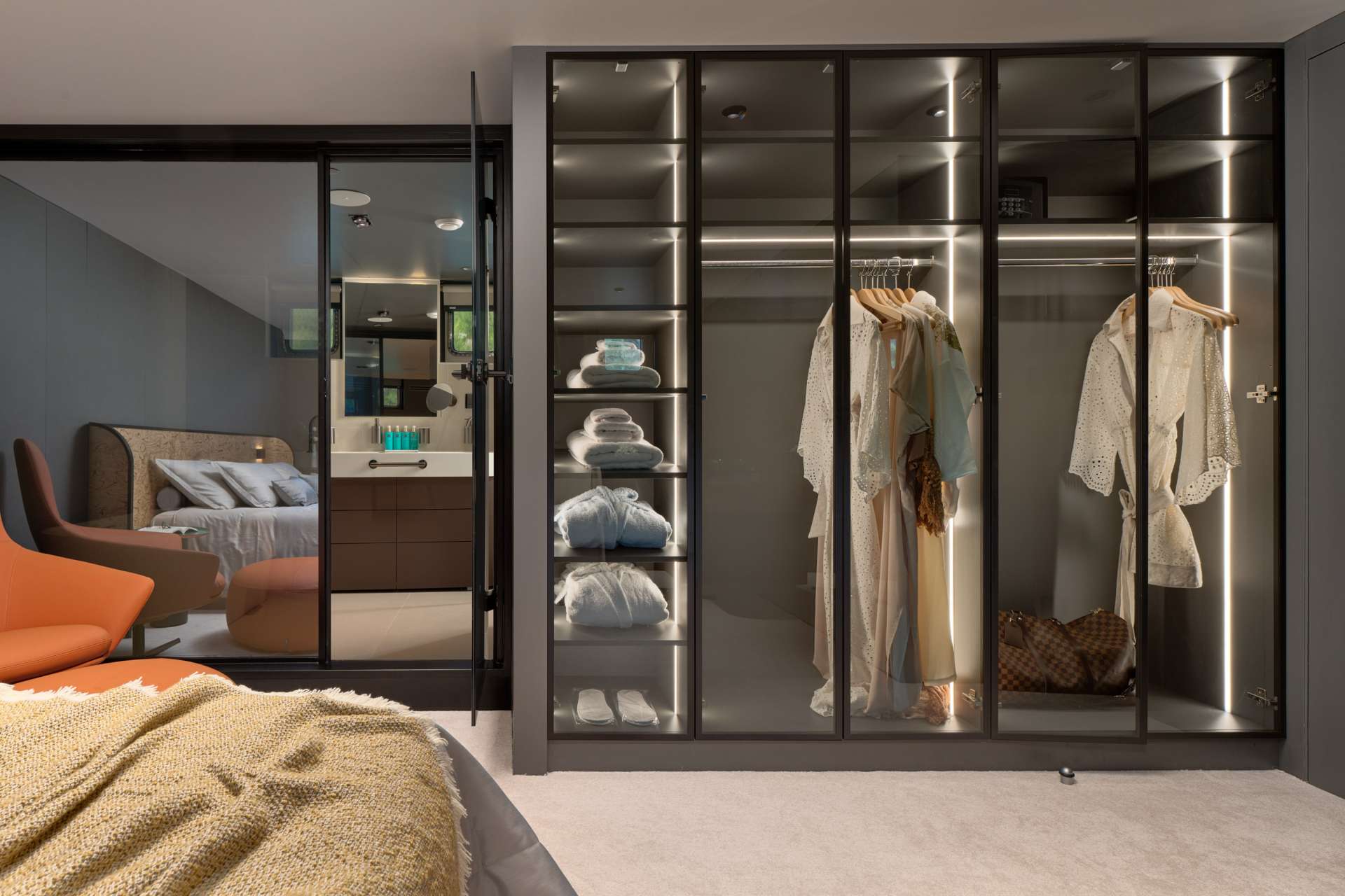 Anetta-luxurysailingyacht-adriaticandcroatiayachtcharter-wardrobe