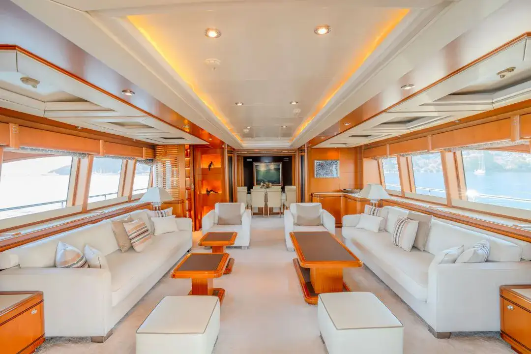 Ariela-CRN40-metre-salon