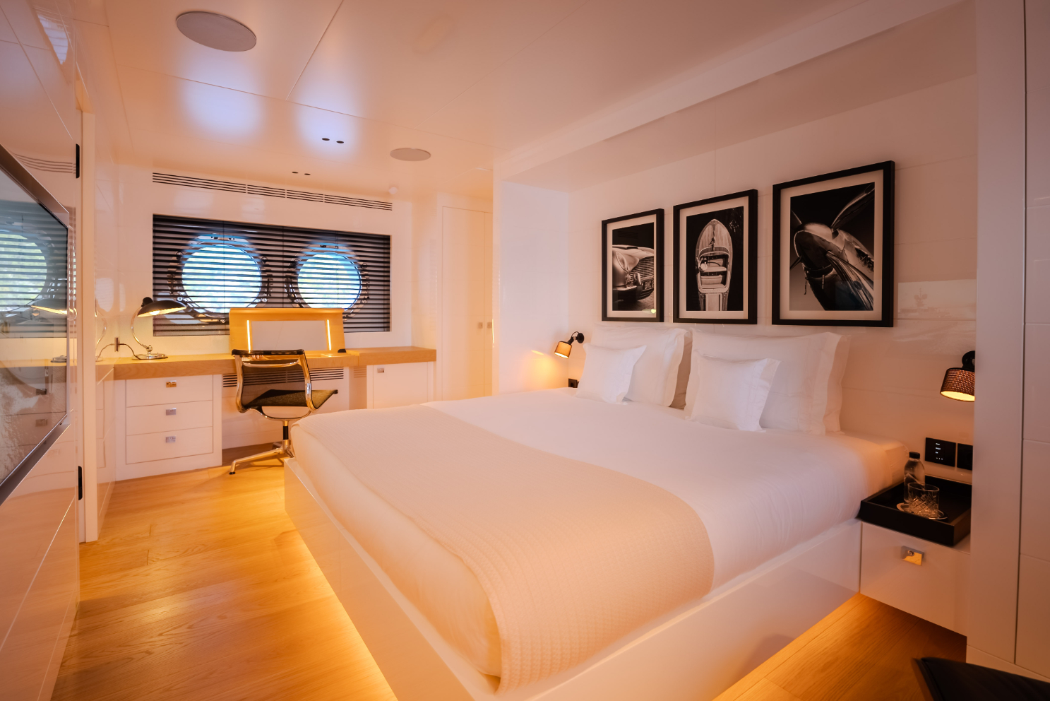 Carmen_Cabin Master1