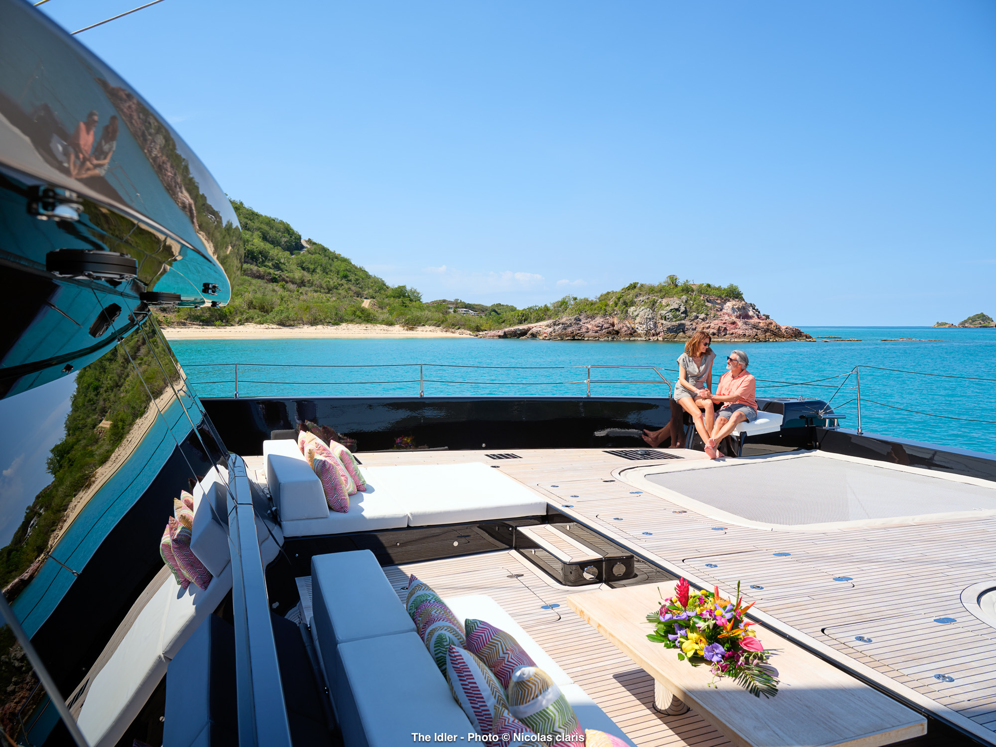 TheIdler-Sunreef80Eco-forwarddeckseating