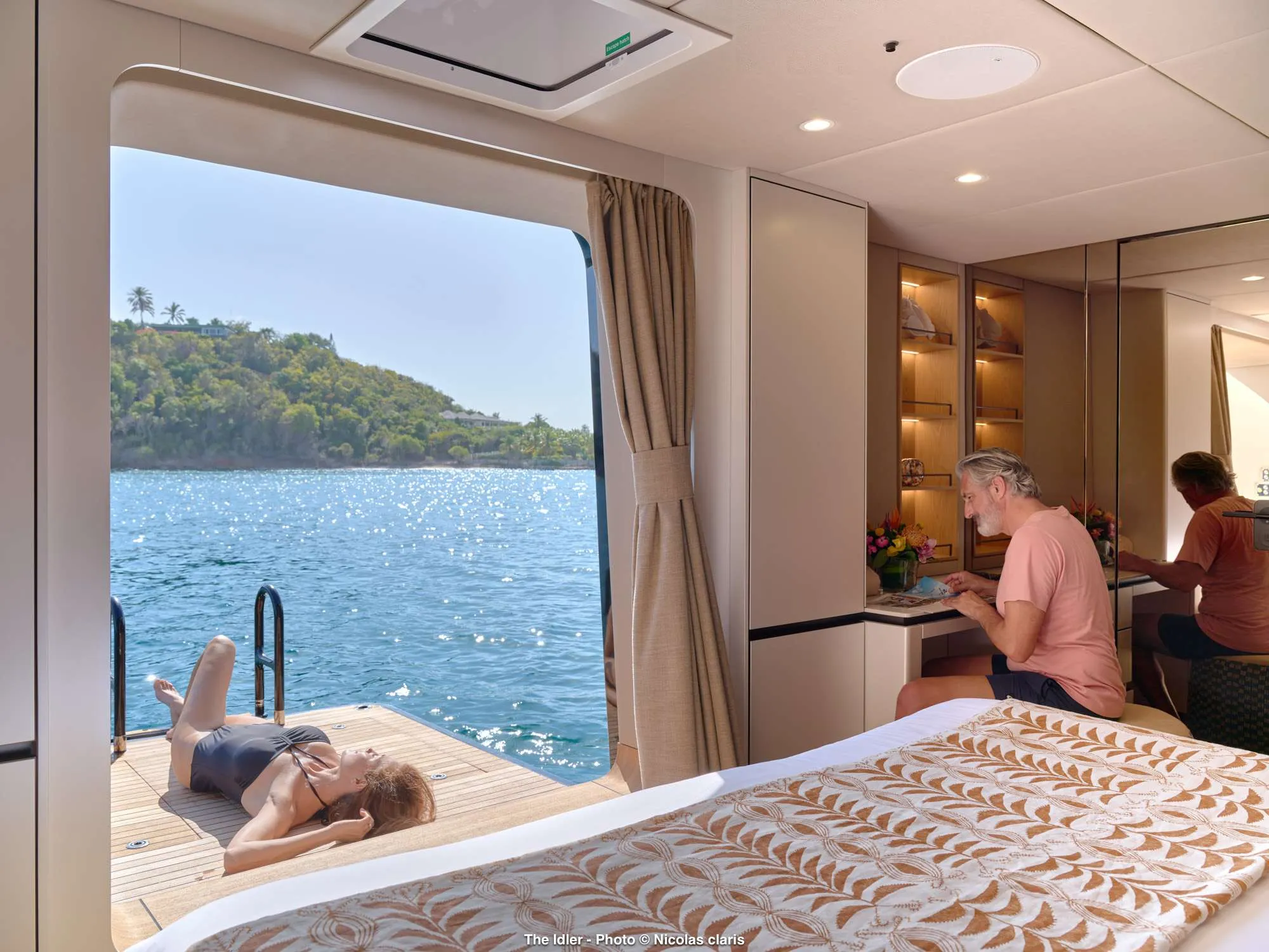 TheIdler-Sunreef80Eco-masterbalcony