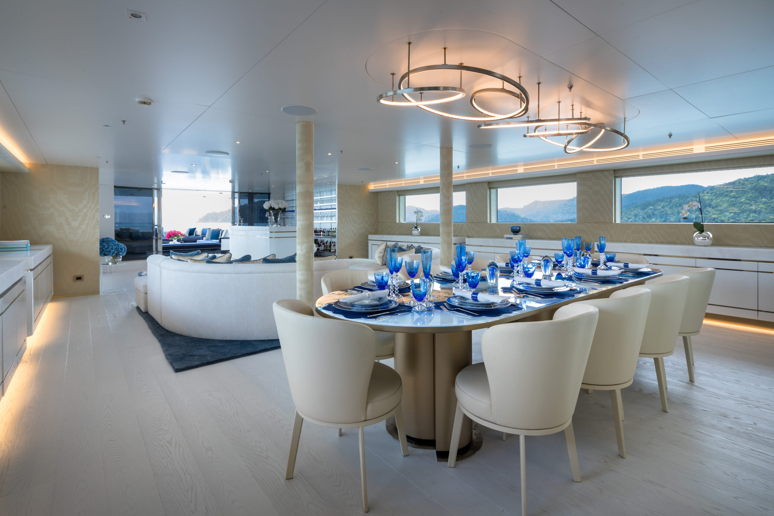 Baglietto54-metre-MISCHIEF-superyachtcharter-fiji-dining